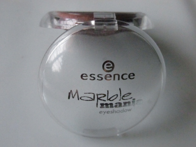 Essence Marble Mania Eyeshadow in Swirl It, Baby! Review