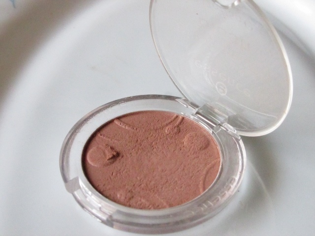 Essence Natural Beauty Silky Touch Blush Review