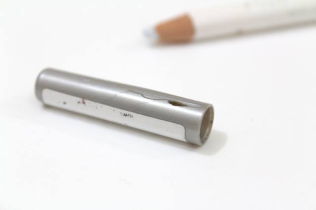 L'Oreal 153 Pure White Contour Khôl Pencil Eyeliner (3)
