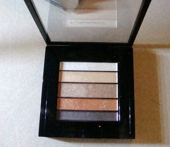 M.A.C. Veluxe Pearlfusion Eyeshadow Palette Amberluxe (15)
