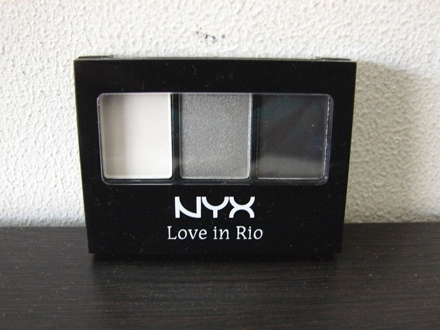 NYX Love in Rio Eye Shadow Palette Mo Rockin' Beats LIR02