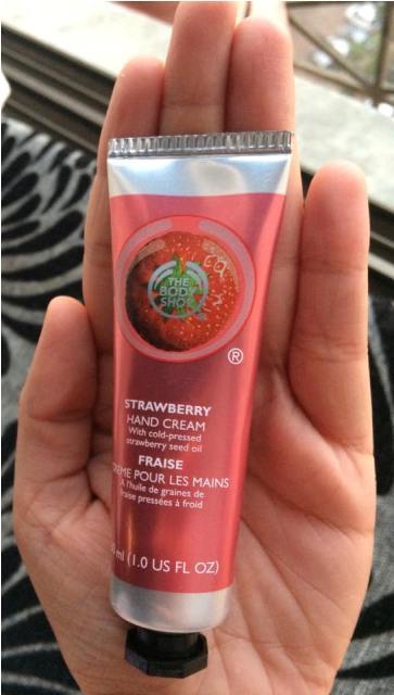 The Body Shop Strawberry Hand Cream  (2)