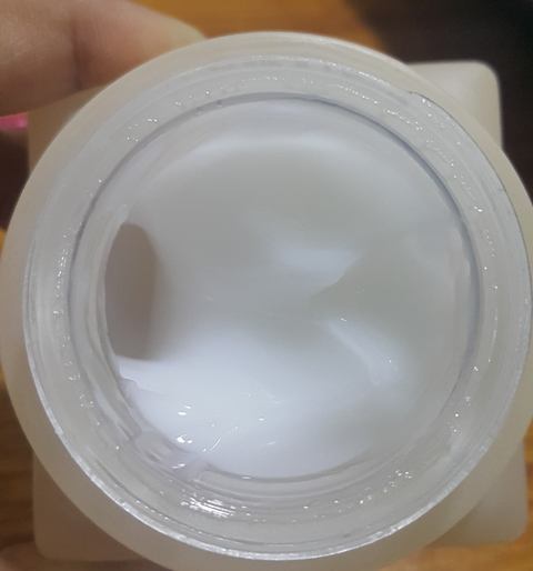 The Face Shop Clean Face Oil-Free Control Cream (7)