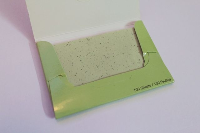 nyx green tea blotting paper  (8)