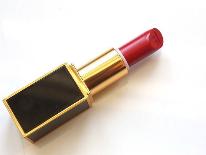 tom-ford-matte-lipstick ruby rush