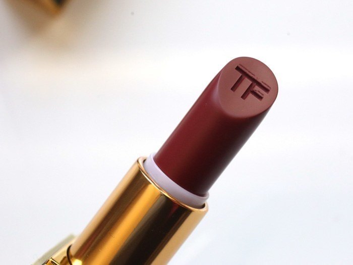 tom-ford-matte-lipstick velvet cherry