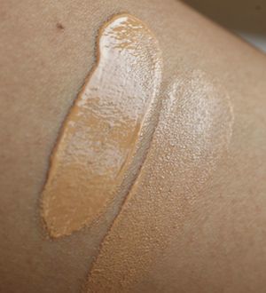 Tom Ford traceless perfecting foundation swatch