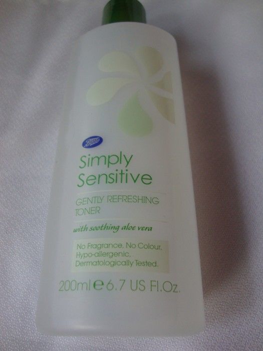  Boots Simply Sensitive Gently Refreshing Toner Packaging