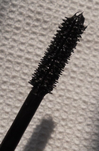 wraparound mascara brush