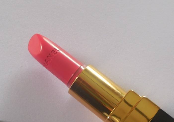 Chanel-Rouge-Coco-Ultra-Hydrating-Roussy-Lip-Color-Review-8