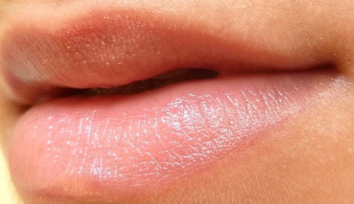 Crazy Rumors Natural Peppermint Twist Lip Balm Swatch