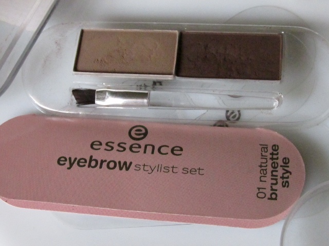 Essence 01 Natural Brunette Style Eyebrow Stylist Set Review