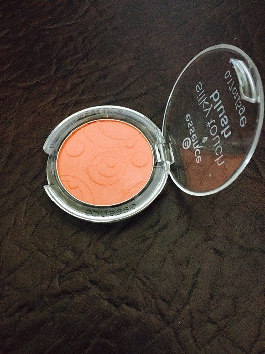 Essence-Silky-Touch-Blush-in-Autumn-Peach-Review-8