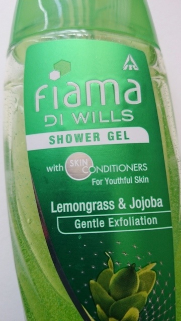 Fiama Di Wills Lemongrass & Jojoba Gentle Exfoliation Shower Gel  (1)