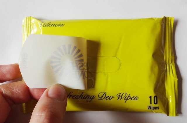 Fresh Ones Refreshing Deo Wipes In Valencia Flap