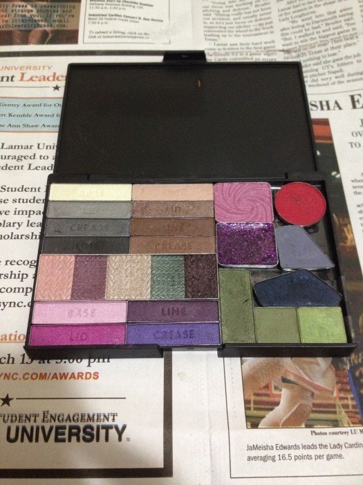 How-To-Make-Your-Own-Custom-Eyeshadow-Palette-7