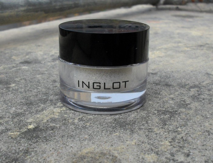 Inglot-AMC-Pure-Pigment-Eye-Shadow-in-#30-Review-2