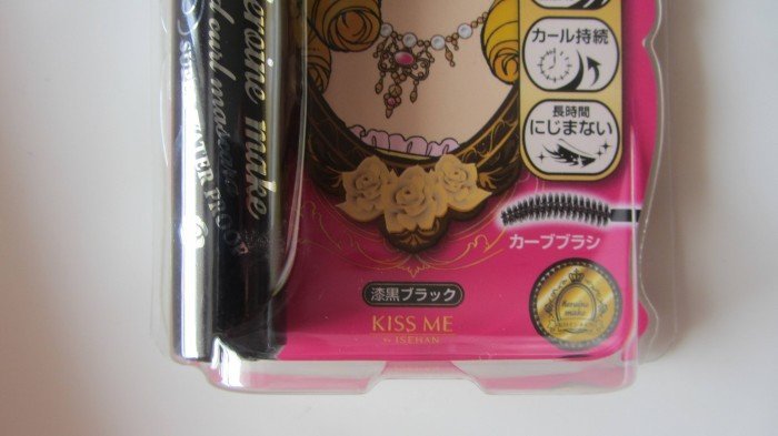 Isehan-Kiss-Me-Heroine-Make-Long-And-Curl-And-Super-Water-Proof-Mascara-Review-4