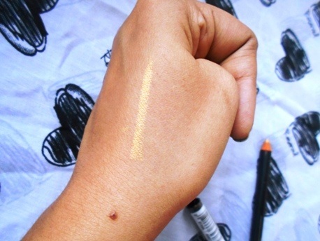 LA Girl GP607 Gold Eyeliner Pencil Review