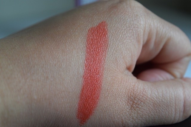 orange lipstick swatch