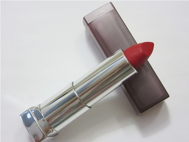 Maybelline Siren in Scarlet Color Sensational Creamy Matte Lipstick (4)