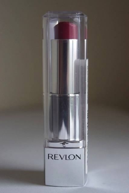 Petunia lipstick packaging