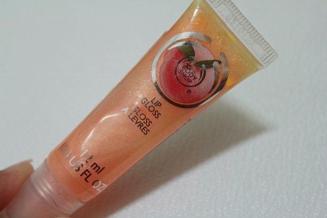 The Body Shop #25 Vineyard Peach Flavored Lip Gloss (3)
