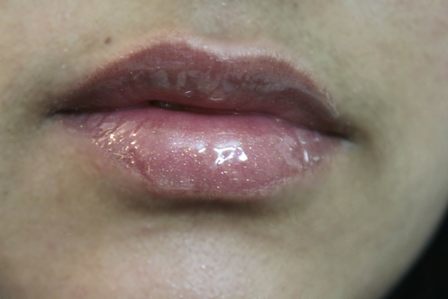 The Body Shop #25 Vineyard Peach Flavoured Lip Gloss (13)