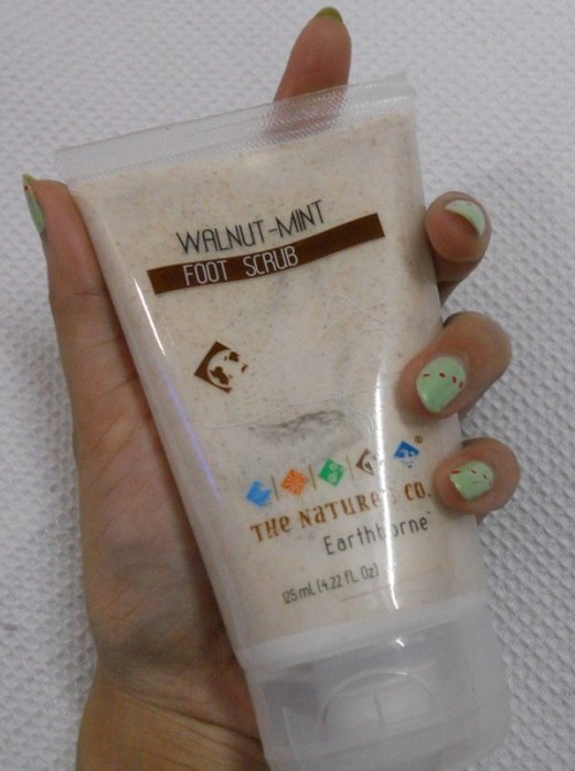 The Nature's Co Walnut-Mint Foot Scrub Review6