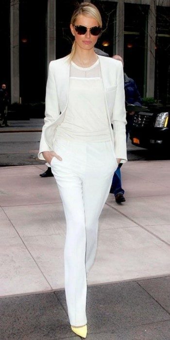 Tips to Look Slimmer in White Pants Fabric
