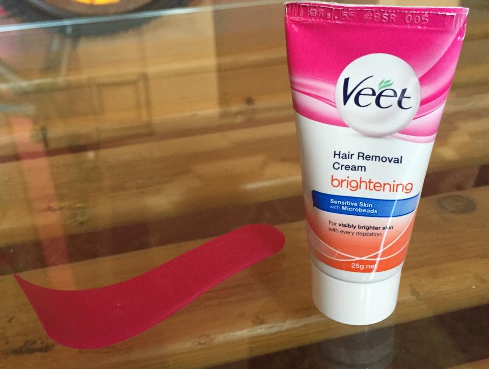Veet Hair Removal Cream Brightening for Sensitive Skin Open.