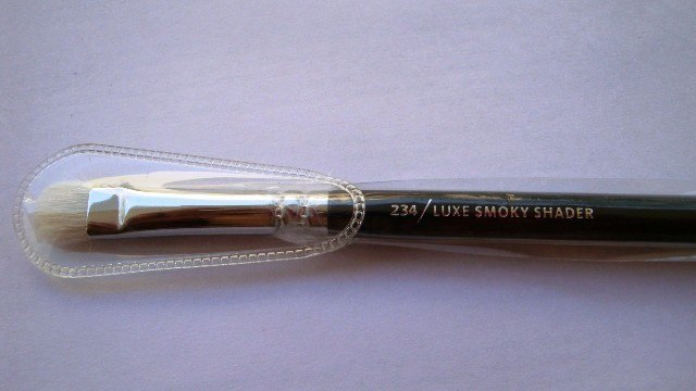 Zoeva 234 Luxe Smoky Shader Eye Brush (3)