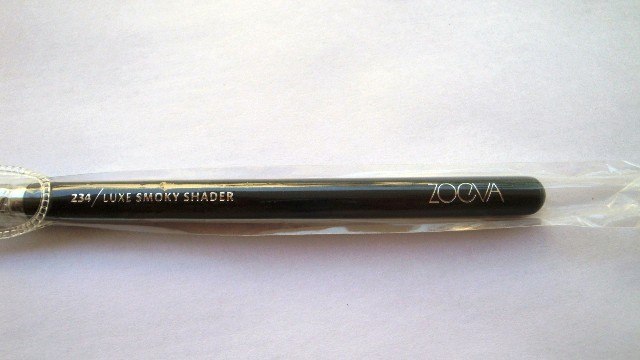 Zoeva 234 Luxe Smoky Shader Eye Brush (4)