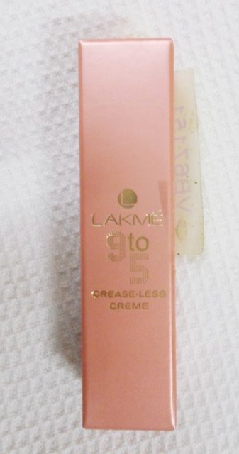 lakme 9 to 5 creaseless cream lip color peach path (2)