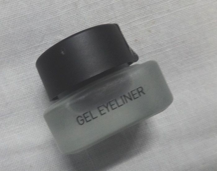 3CE Glitter Khaki Gel Eyeliner Review9