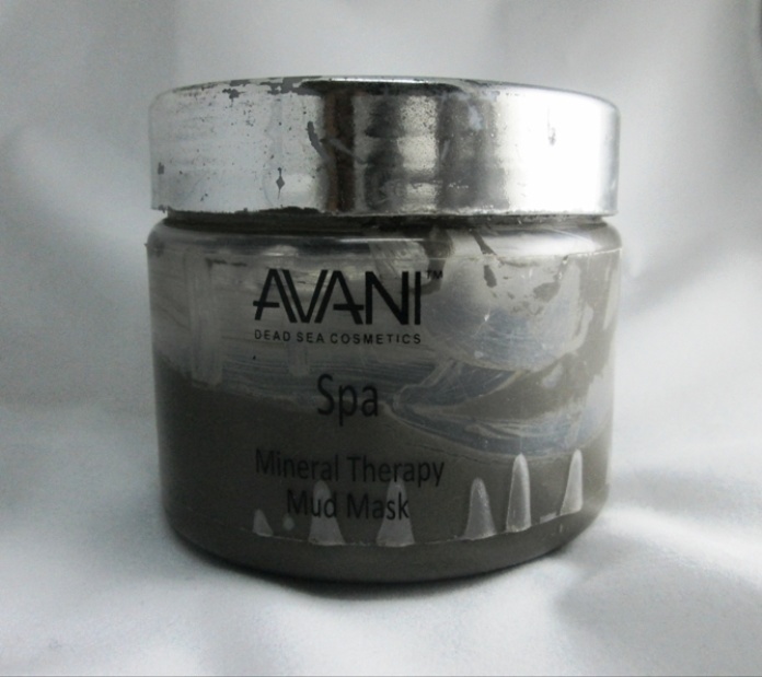 Avani Mineral Therapy Mud Mask Review1