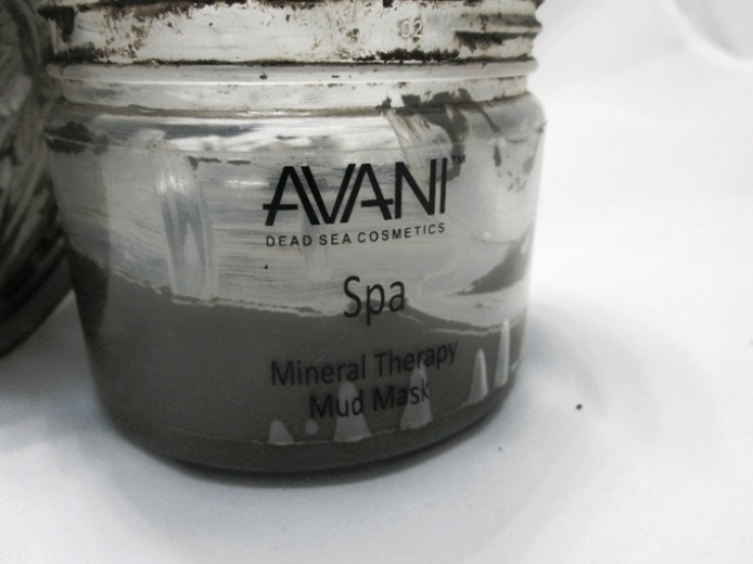 Avani Mineral Therapy Mud Mask Review2
