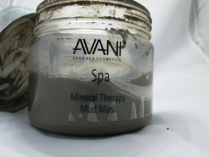 Avani Mineral Therapy Mud Mask Review6