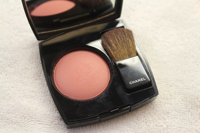 Chanel 99 Rose Pétale Joues Contraste Powder Blush 14