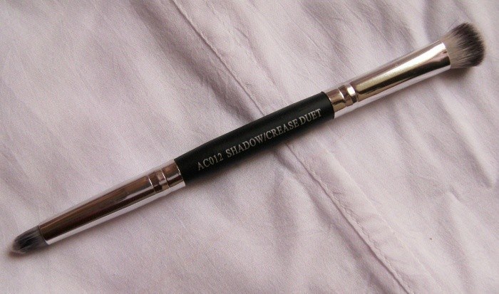 Crown Deluxe Infinity ShadowCrease Duet Brush Review1
