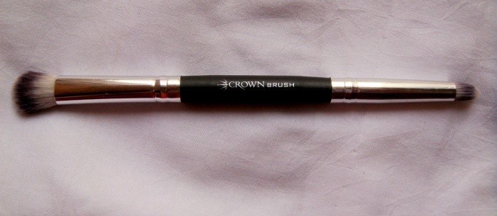 Crown Deluxe Infinity ShadowCrease Duet Brush Review3