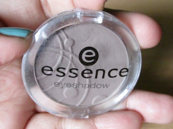 Essence Absolutely Nature Mono Eyeshadow Review4