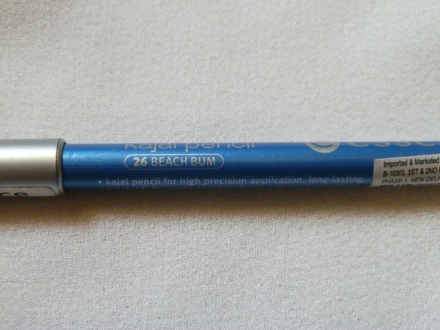 Essence Kajal Pencil in #26 Beach Bum