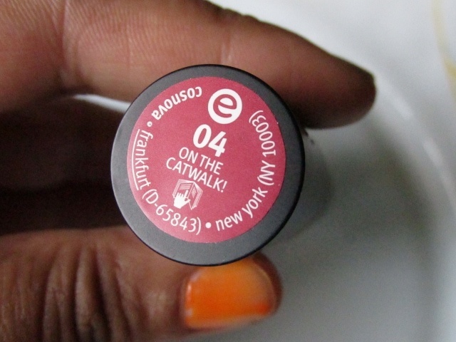 Essence-On-The-Catwalk-Longlasting-Lipstick-Review-4