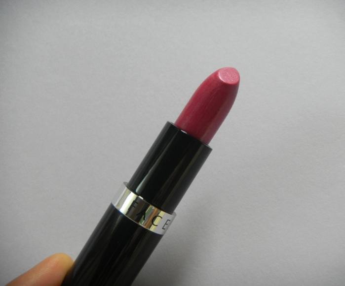 Faces Go Chic Coral Pink Lipstick Review4