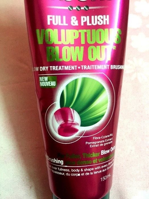 Garnier Fructis Full and Plush Voluptuous Blow Out Review1