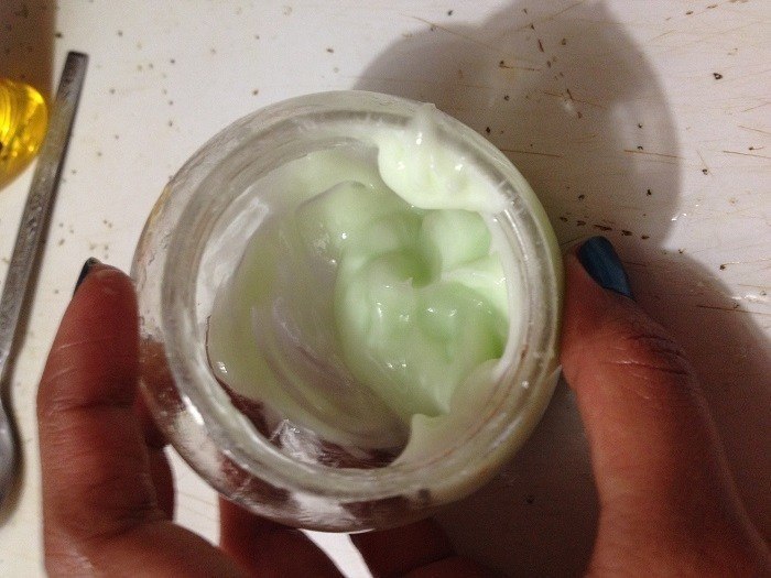 How To Make An Anti Wrinkle Under Eye Soothing Cream
