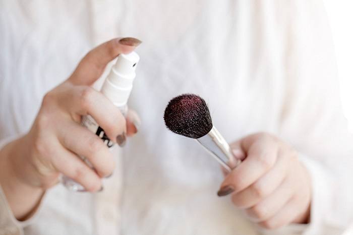 How to Make your Own MAC Brush Cleaning Spray and Solution
