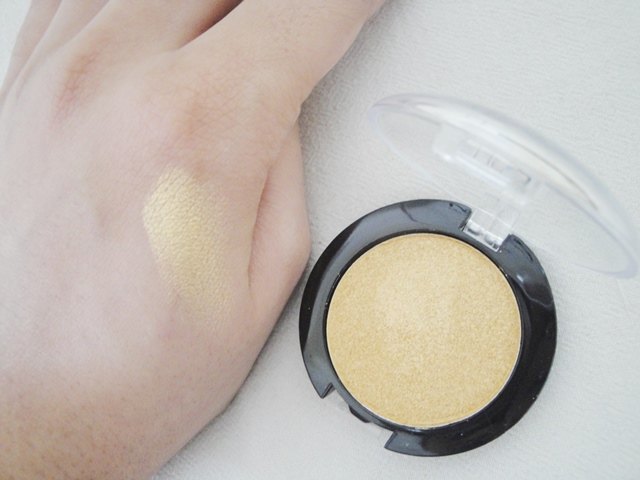 MUA Golden Pearl Eyeshadow5
