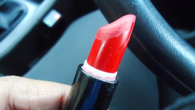 Makeup Revolution Dare Amazing Lipstick Review (5)